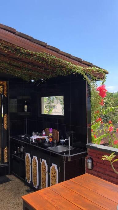 The Hidden Escapes Bingin- Sunset Rooftop Wood House With Ocean View & Private Kitchen Улувату Екстер'єр фото